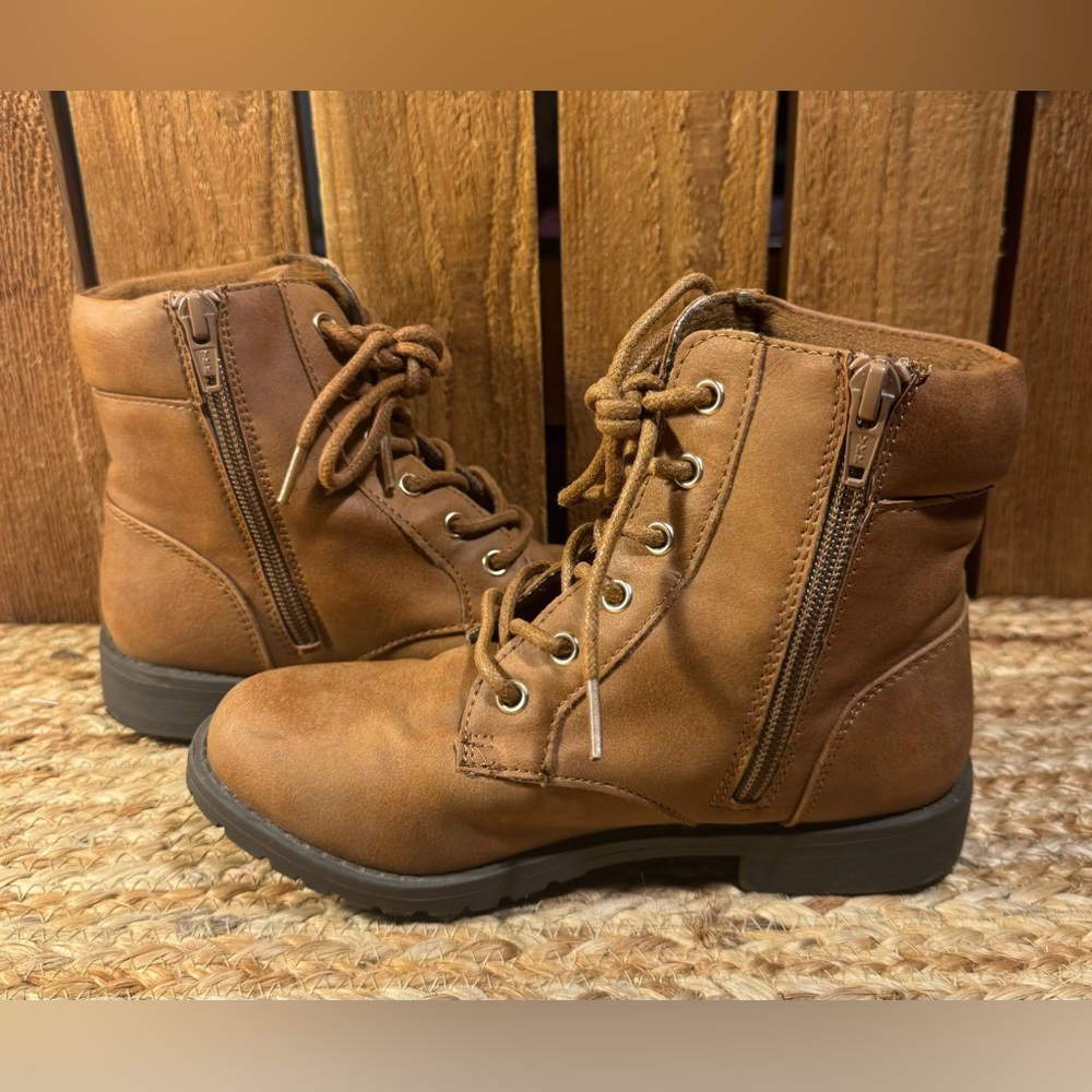 Girl’s Tan Lace-Up Boots - Picture 3 of 6
